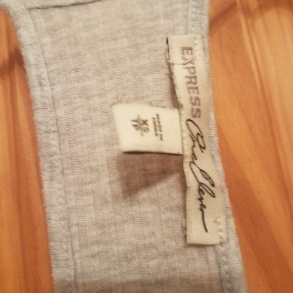 Tank - Picture 3 of 4